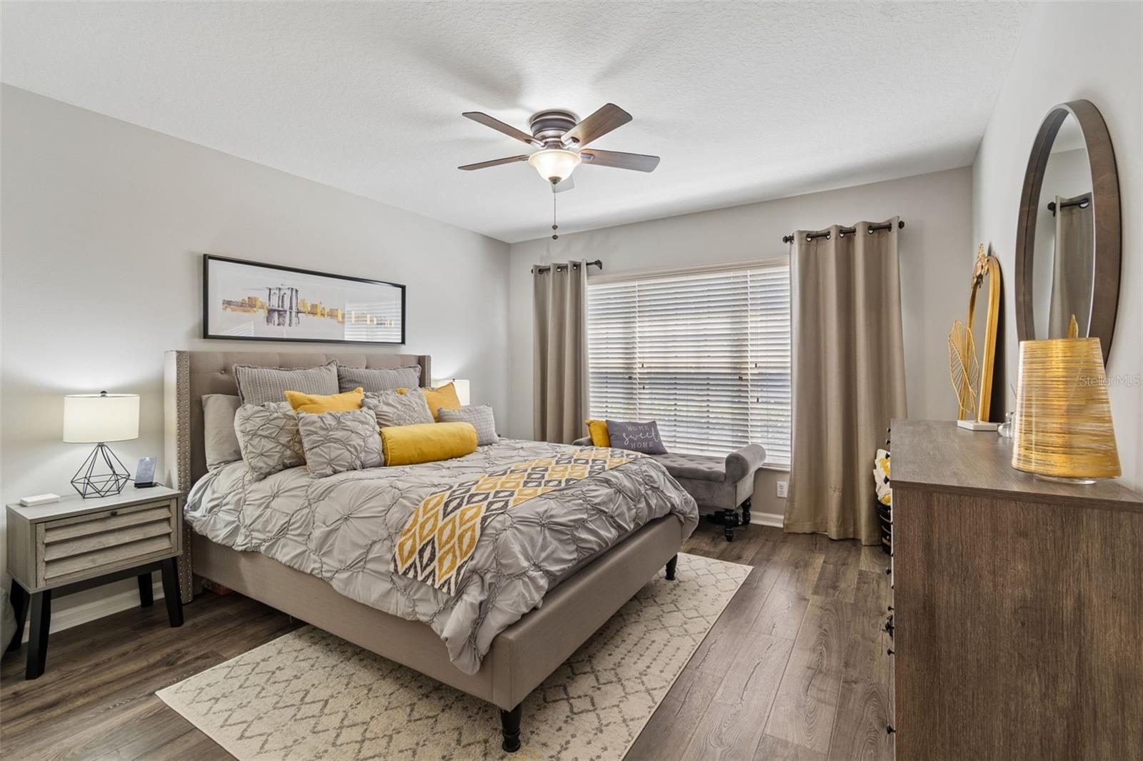 2nd bedroom