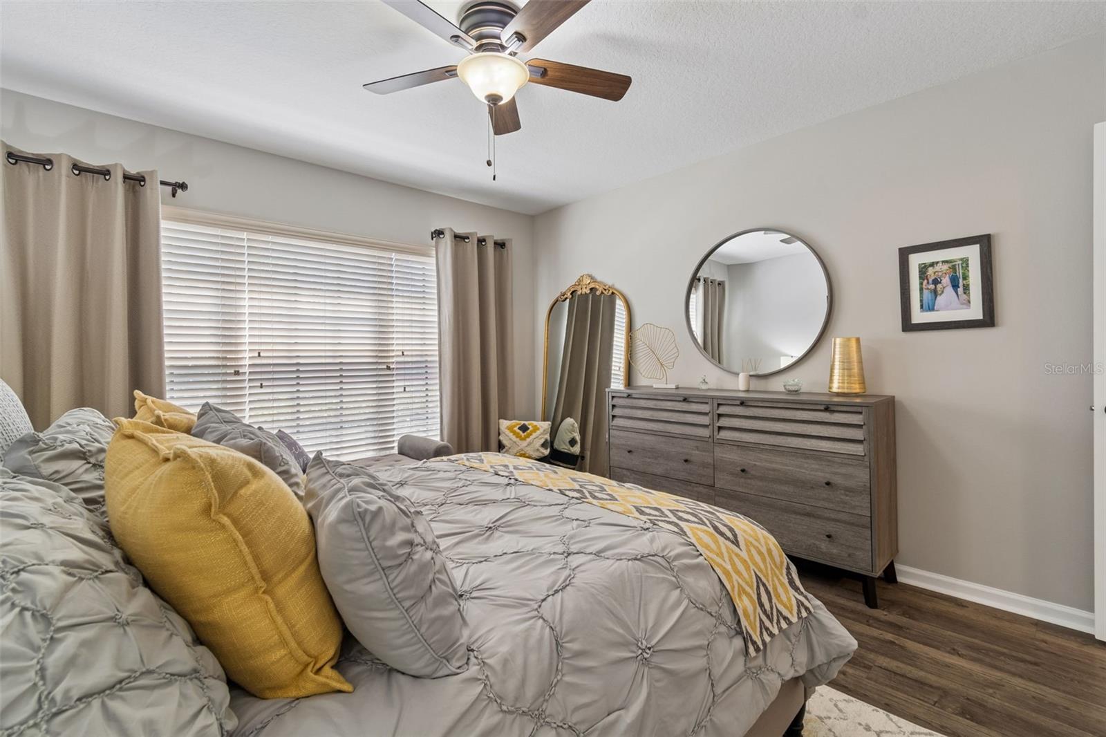 2nd bedroom