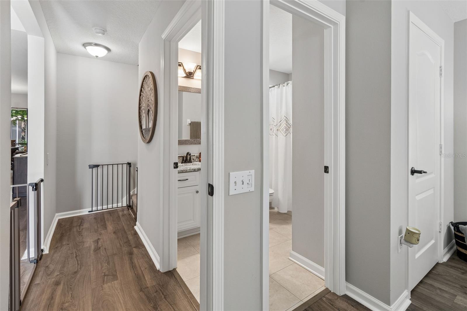 Access to bathroom from 2nd bedroom or hallway