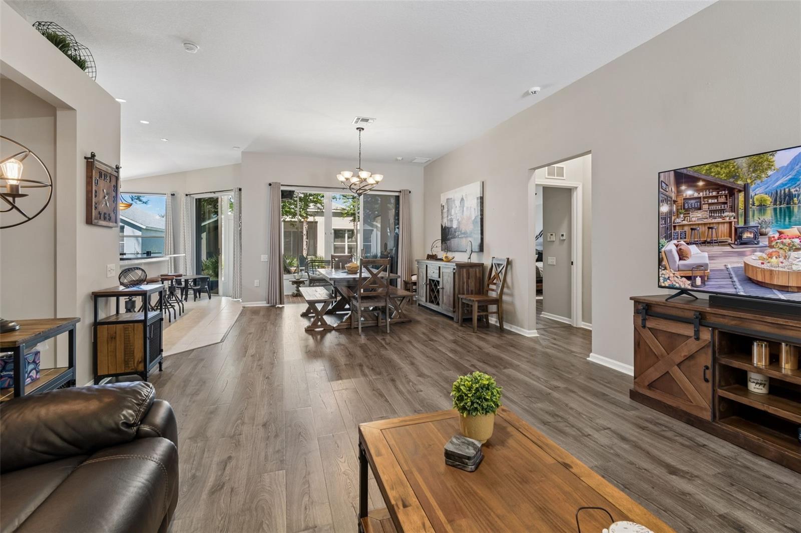 Living room - dining room