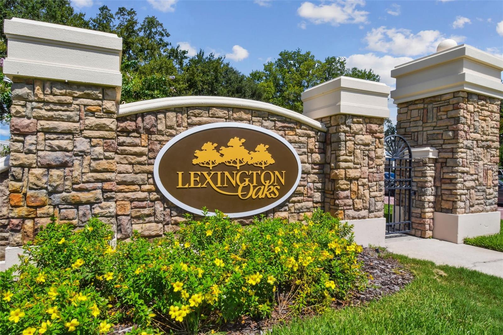 Lexington Oaks Community