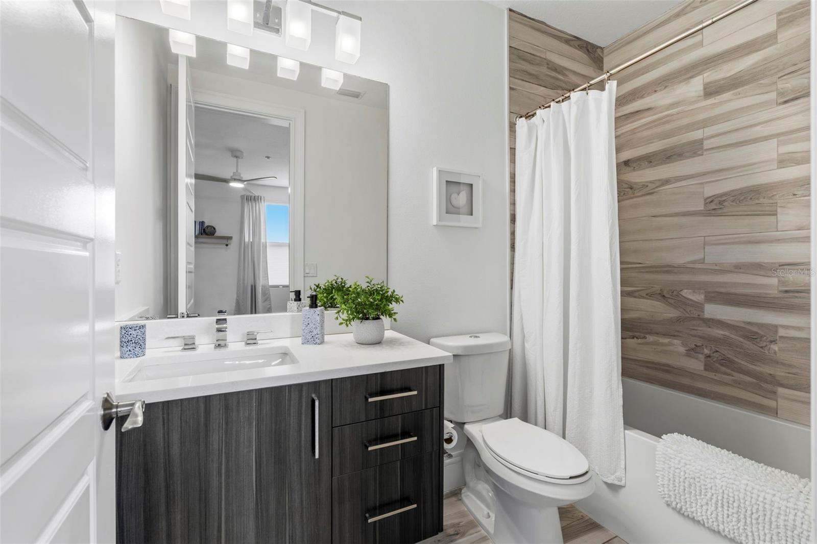 En Suite Full Bath with Tub