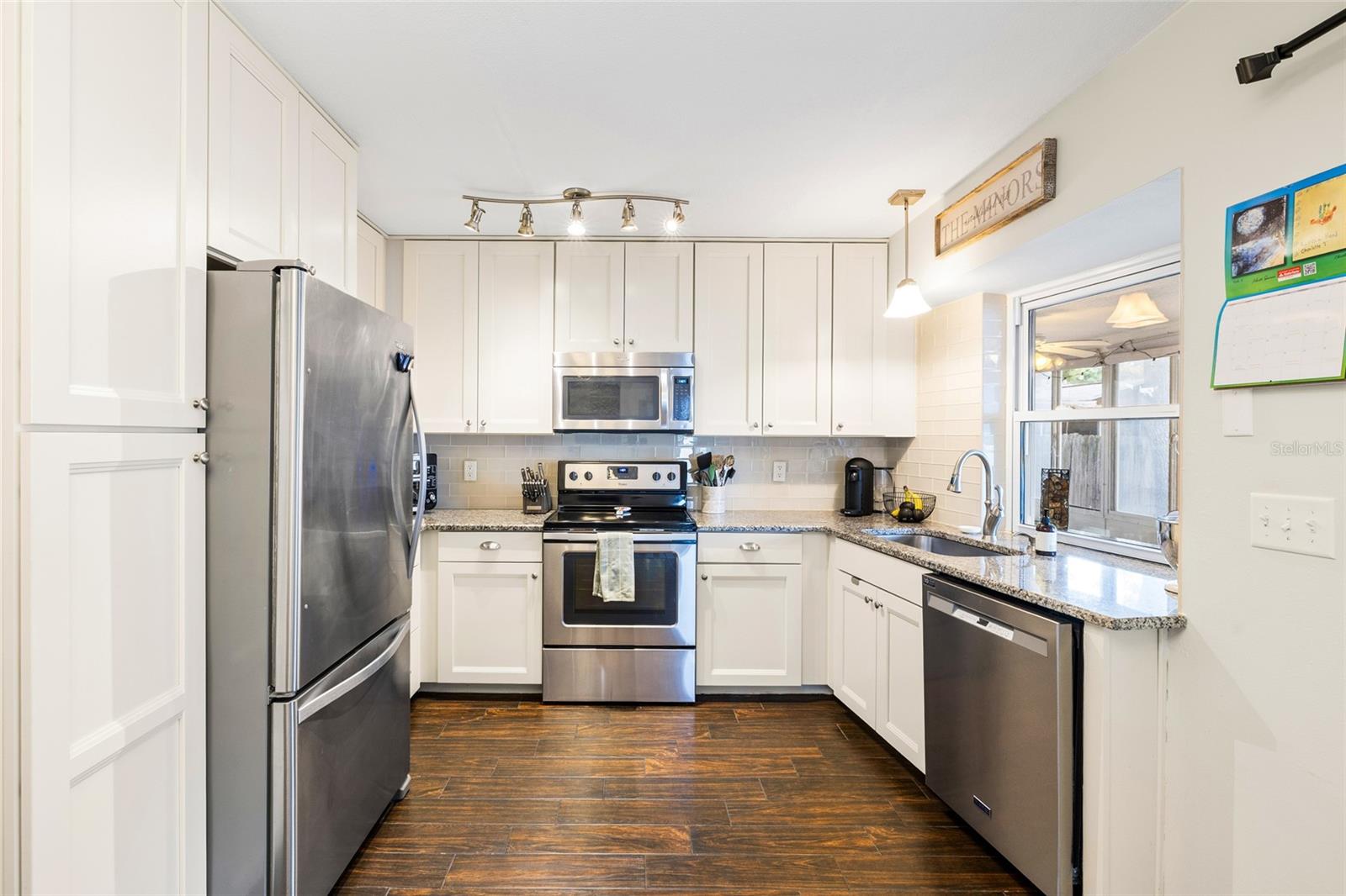 Gourmet kitchen