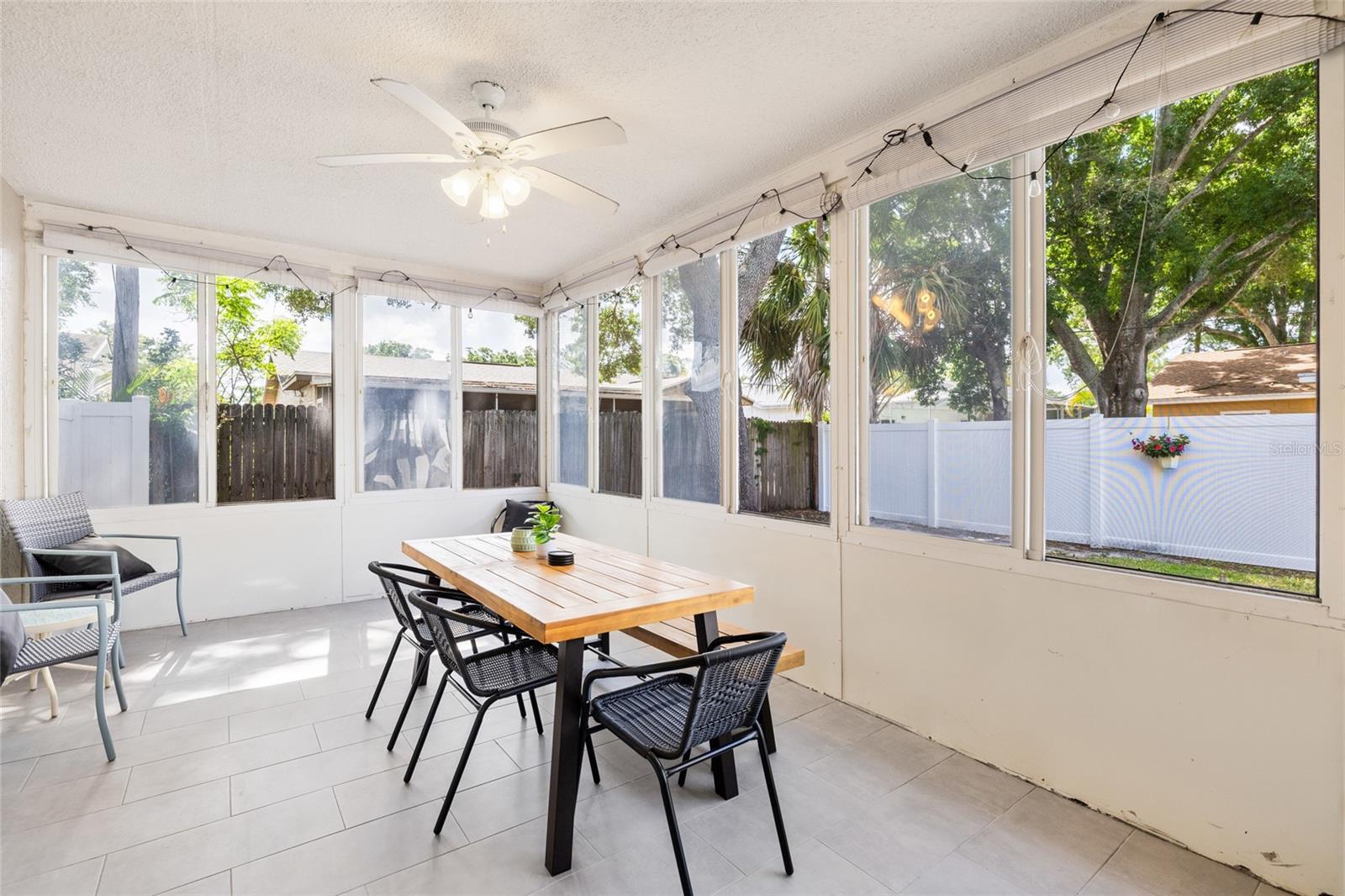 Dining space on lanai
