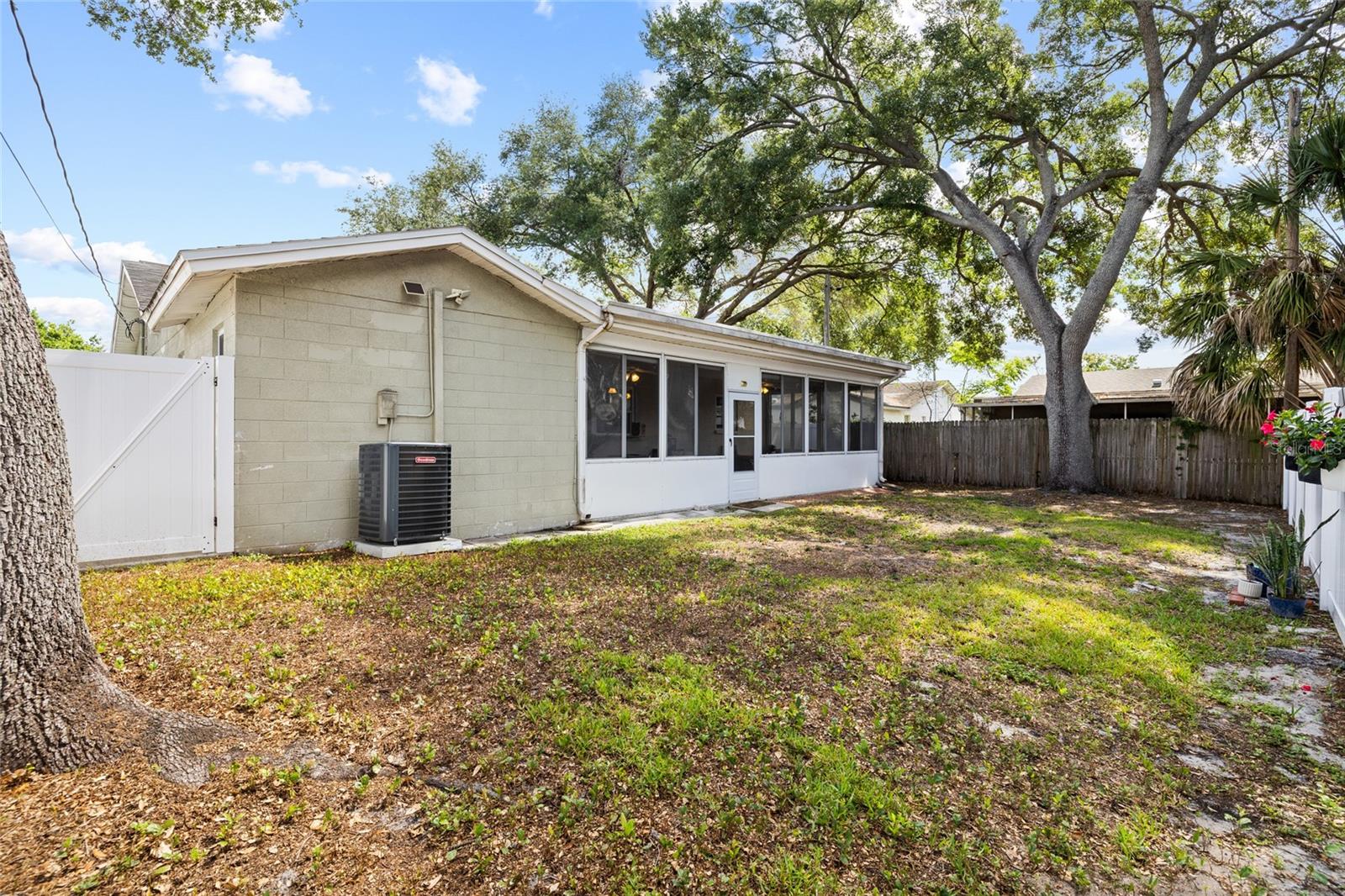 Large yard with plenty of space to make your own oasis
