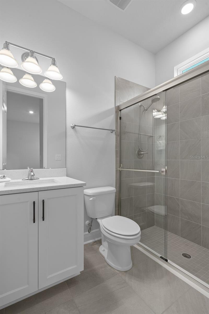 Guest Suite Bathtroom