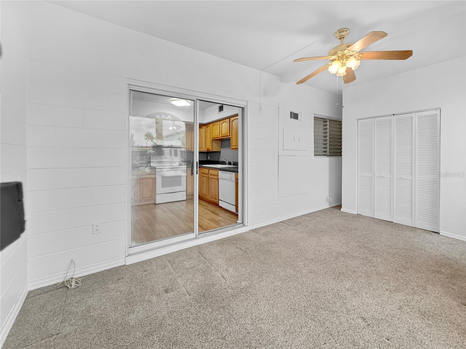 The bonus room has AC