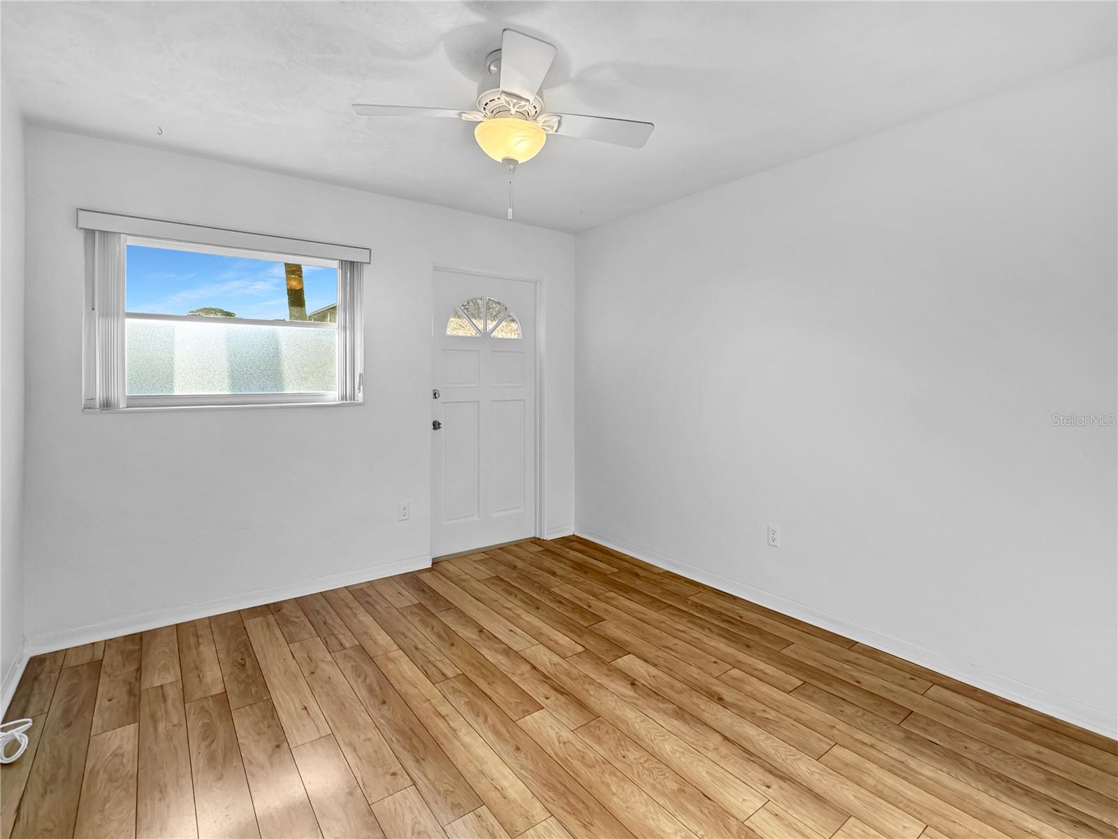 2nd bedroom has a exit door to the hallway