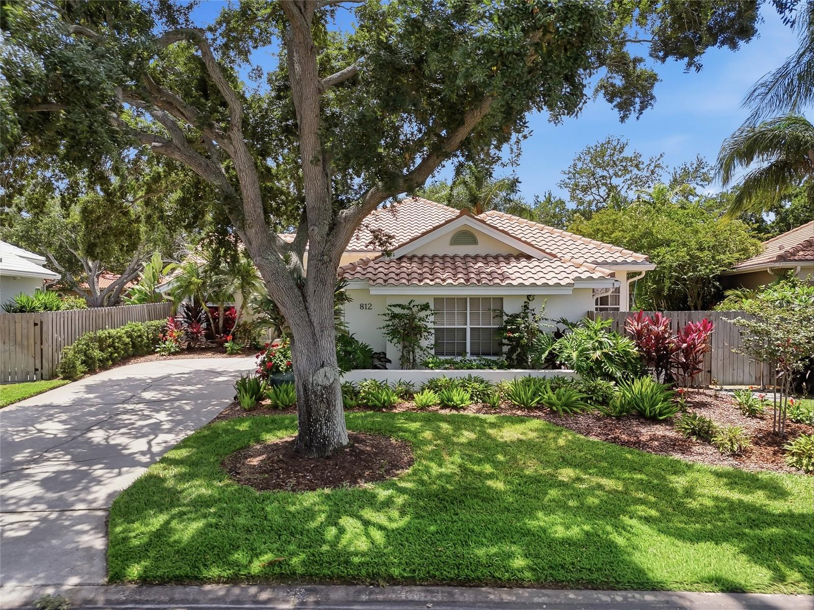 812 Live Oak Terrace NE.Welcome Home!