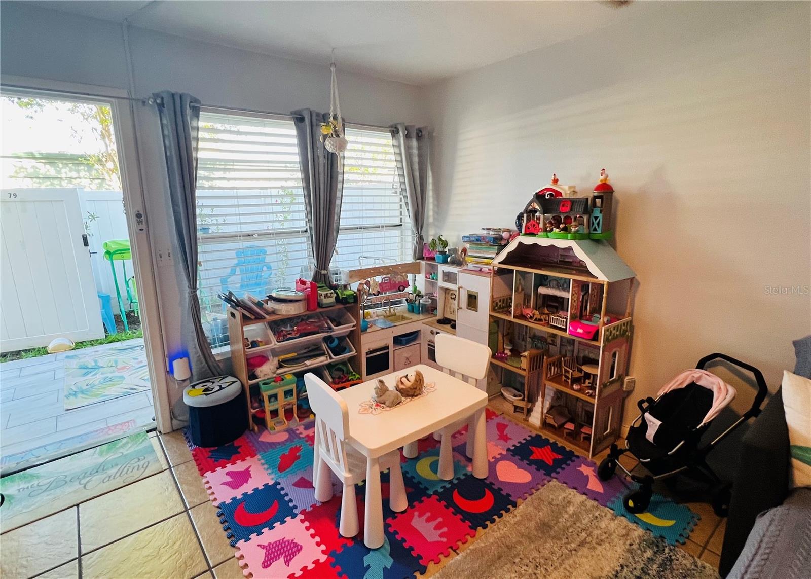 Living room 3