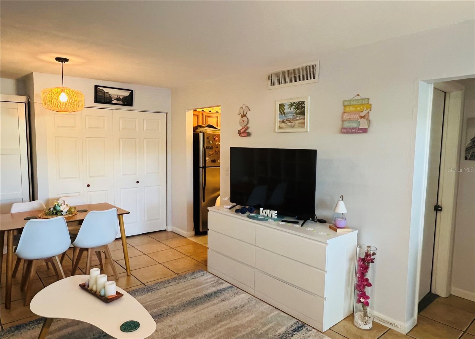 Living room 3