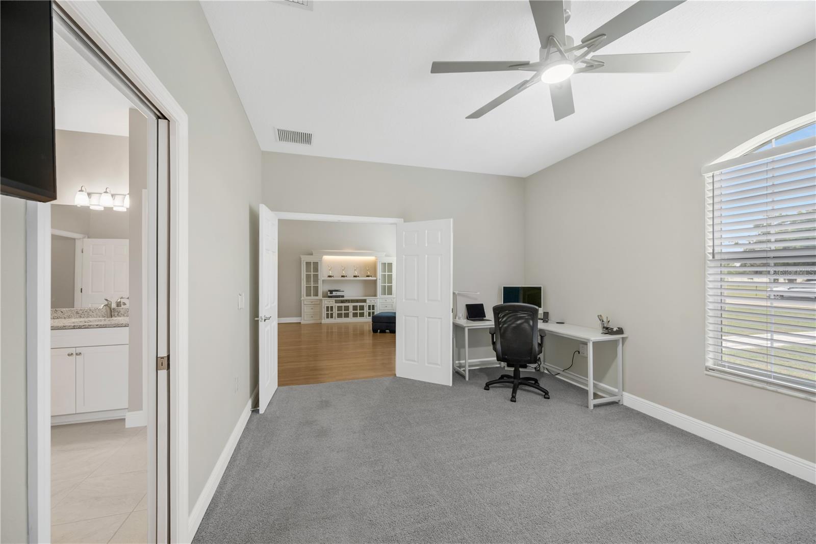 TB8508028