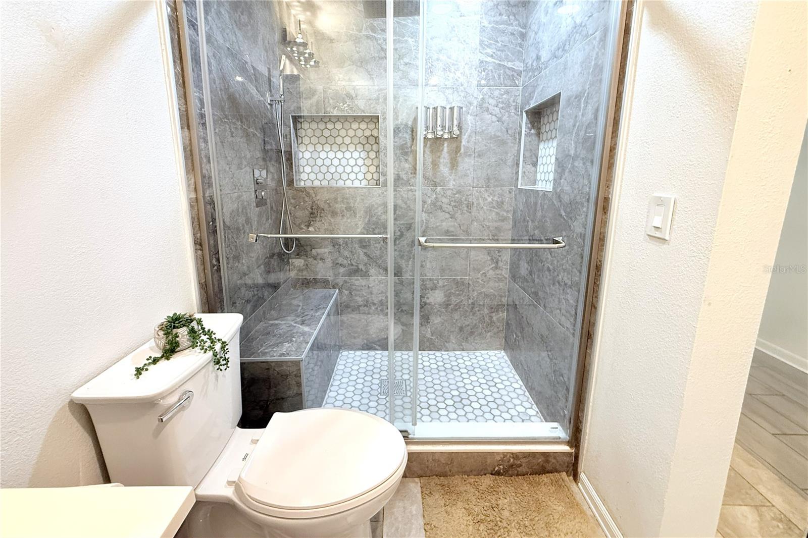 BATHROOM VIEW 2