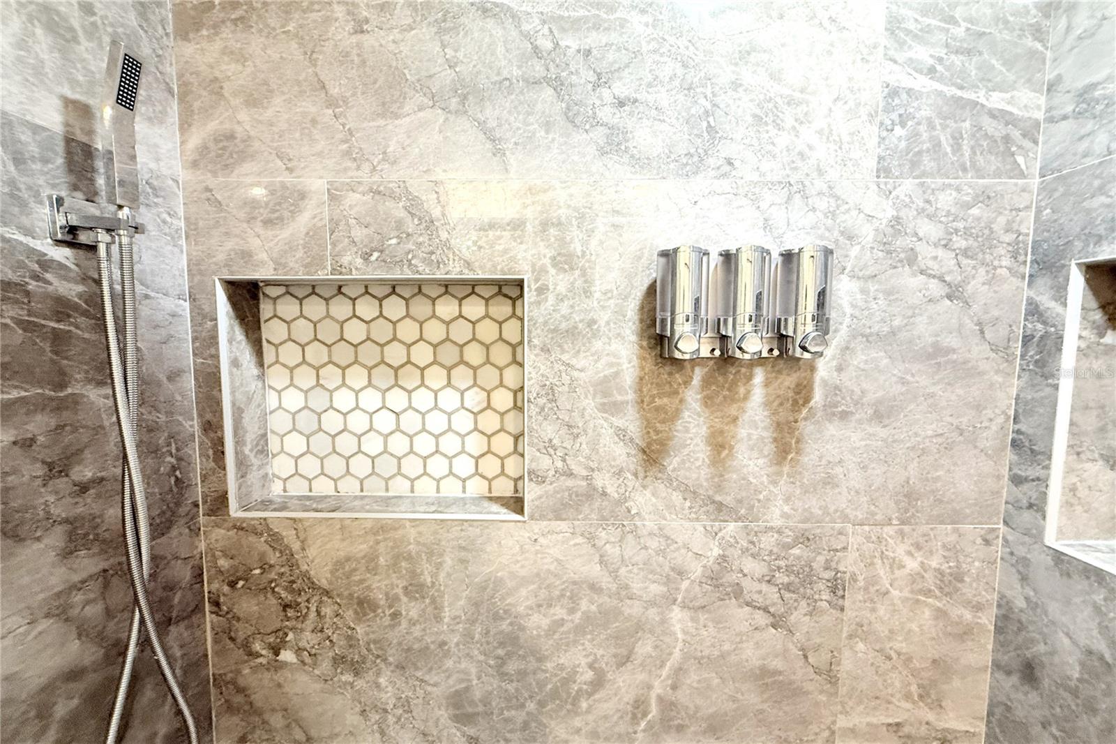 BATHROOM VIEW 4