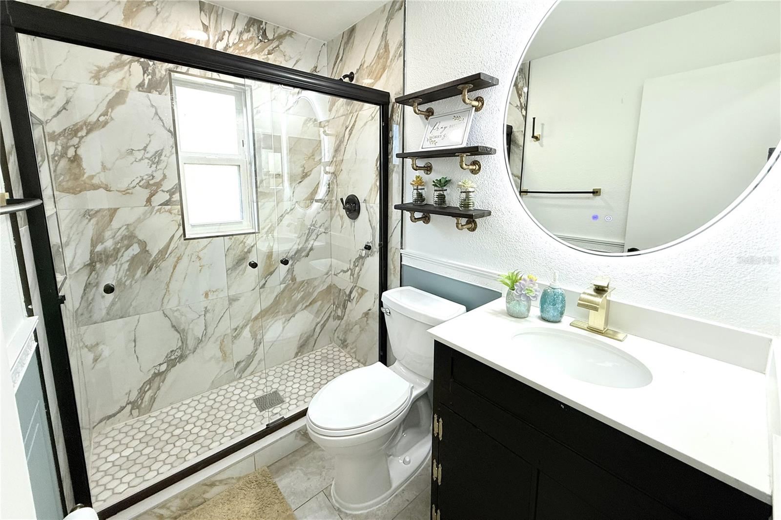 BATHROOM VIEW 7