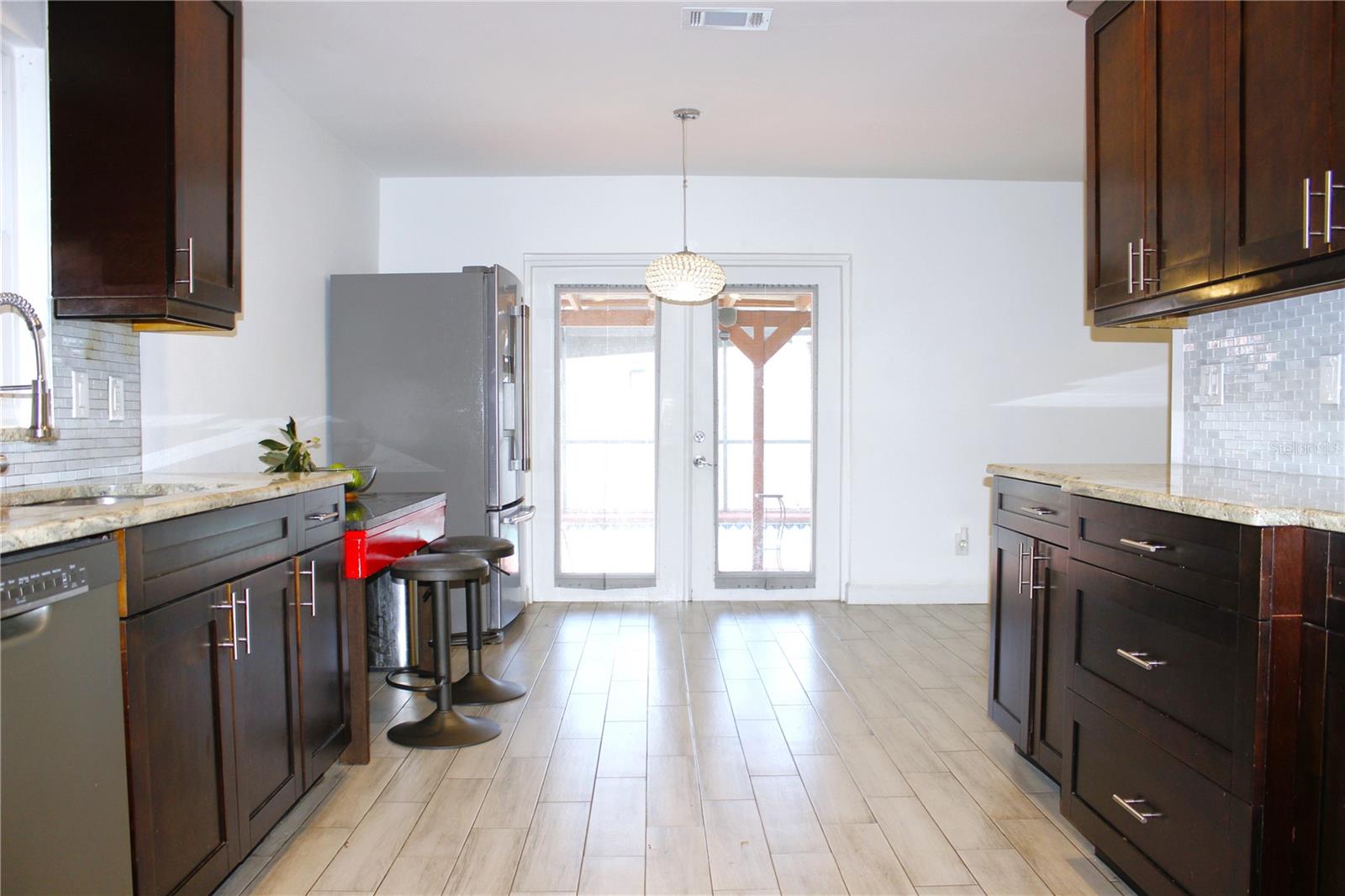 KITCHEN VIEW 1