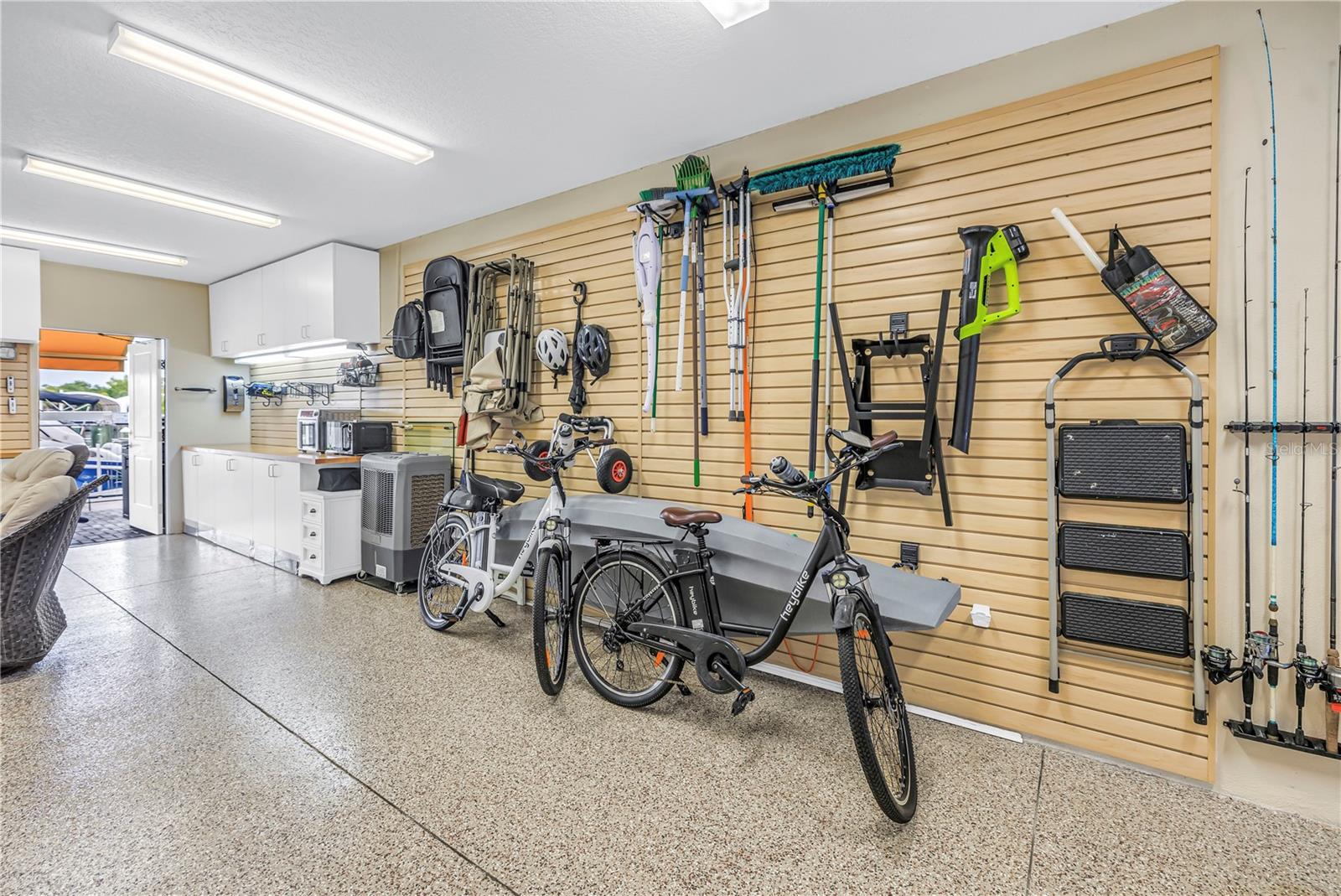 Loads of Slatwall Storage