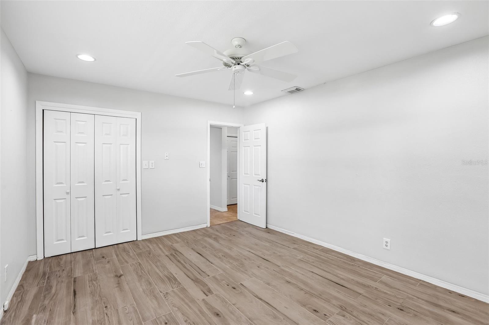 TB8508133