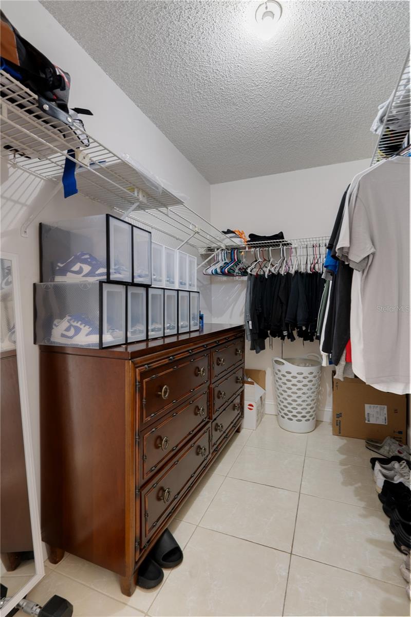 Walk-in Closet