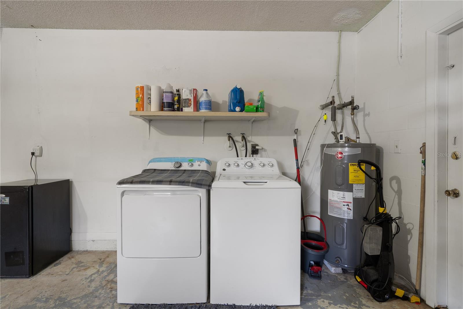 Hook up for washer/dryer