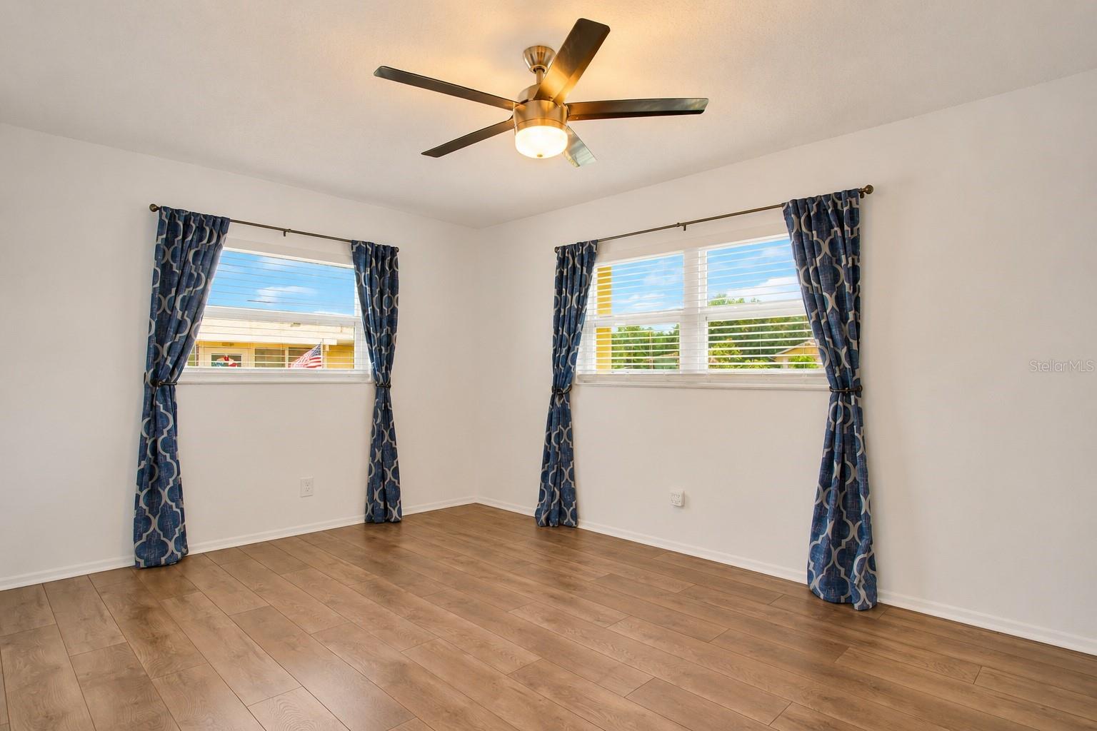 Master Ensuite - is spacious and bright ~