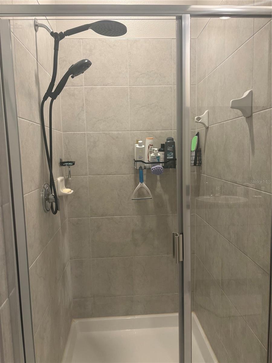 TB8508202