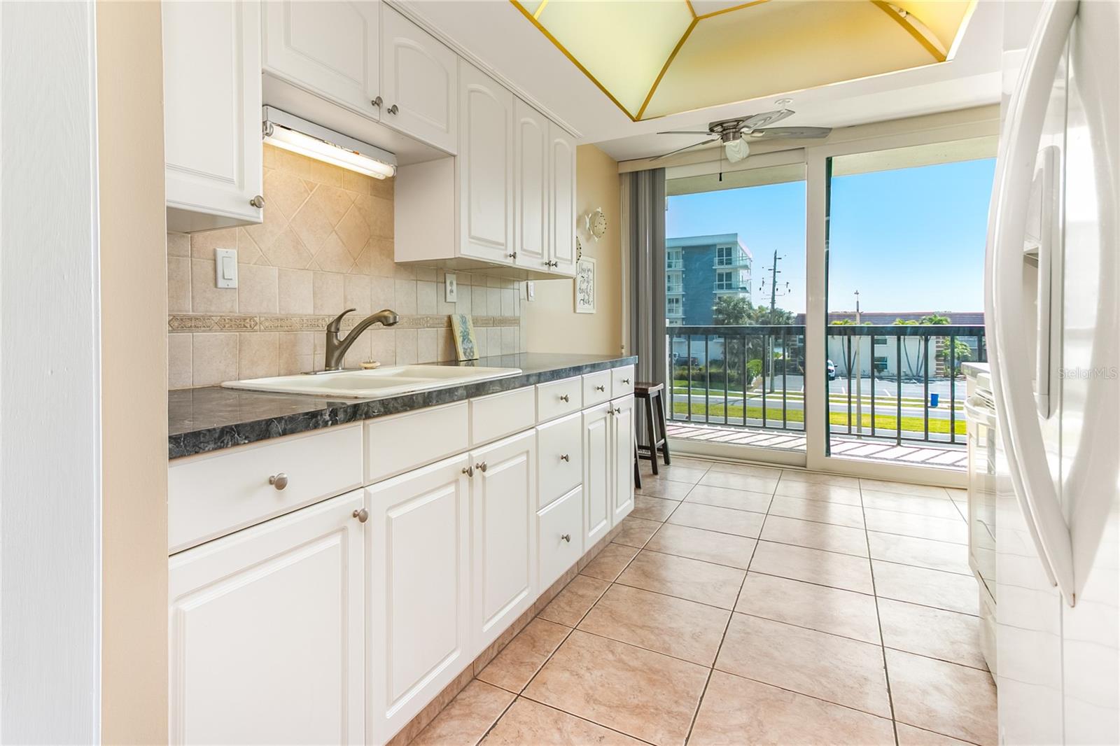 light and bright kitchen