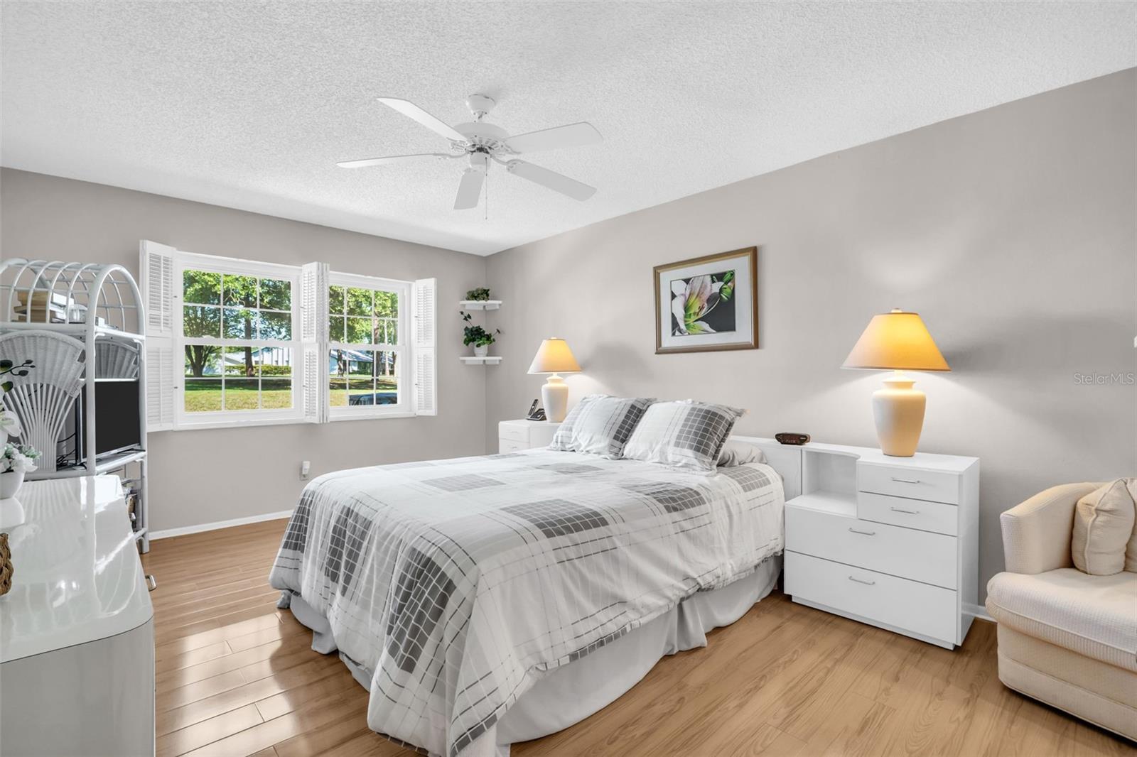 Large master bedroom with ensuite bath ~
