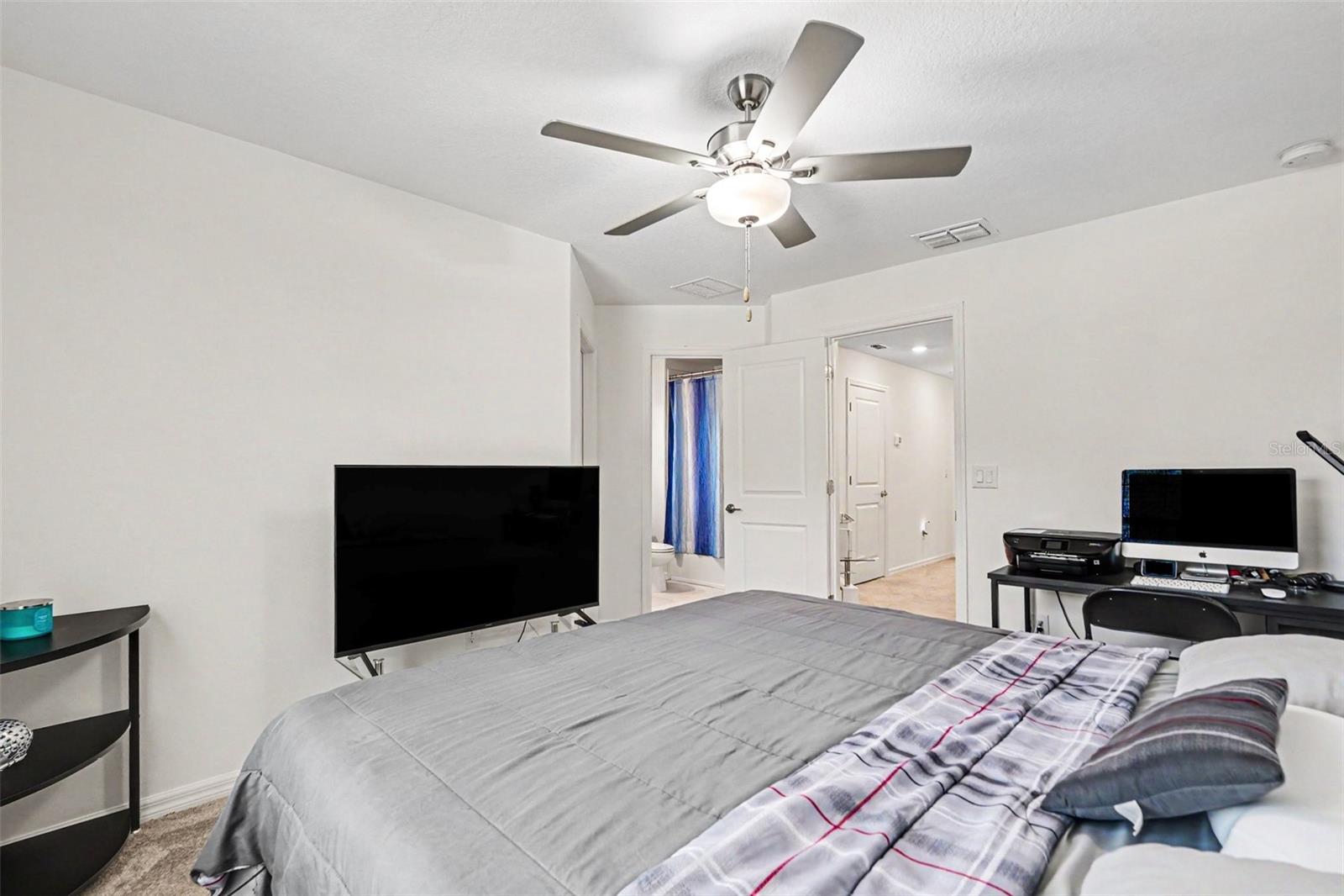 Bedroom 2 ensuite