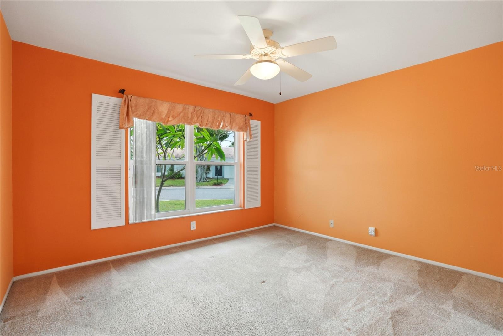 Guest bedroom