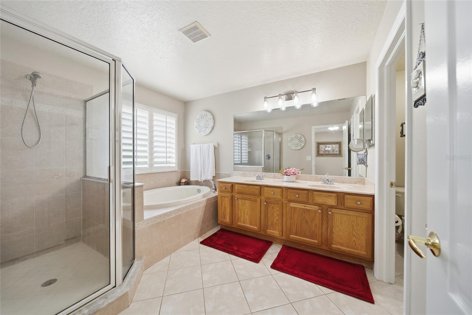 Bathroom 2 (Ensuite)