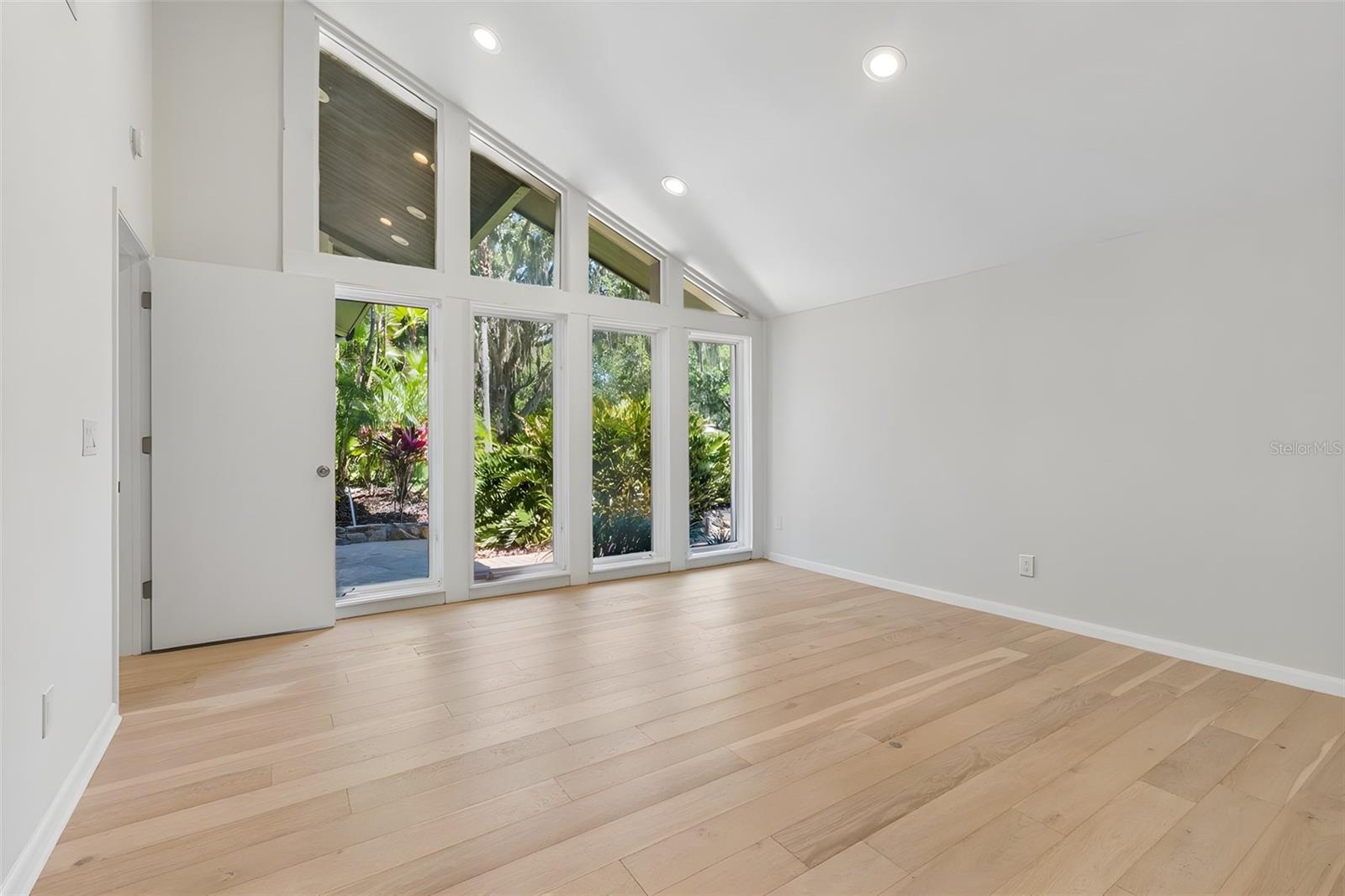 Bedroom/Office