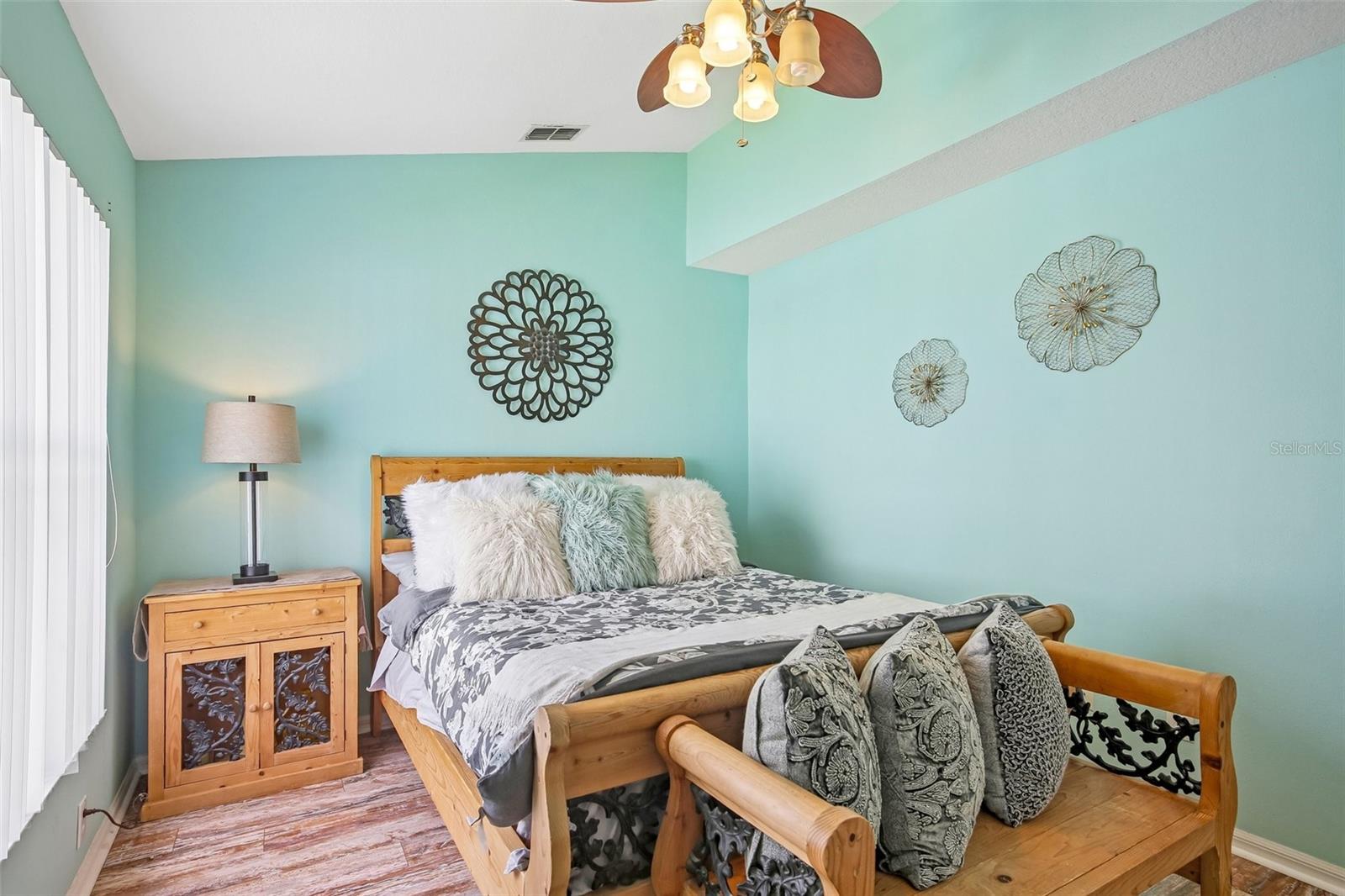 TB8508270