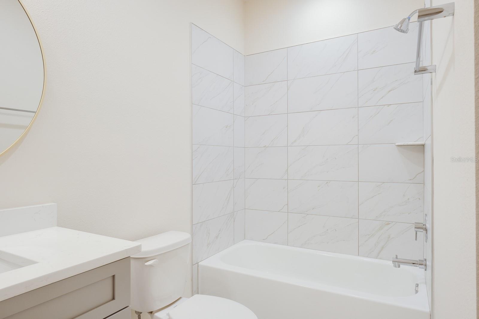TB8508356