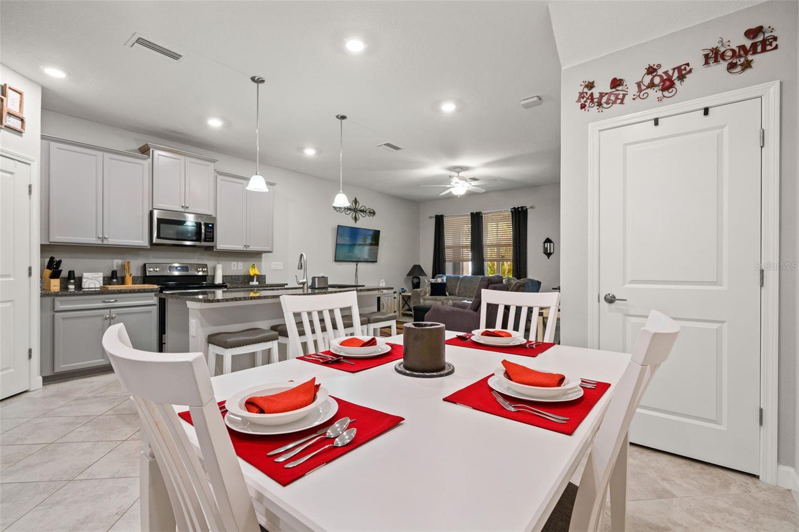 Dining/Kitchen