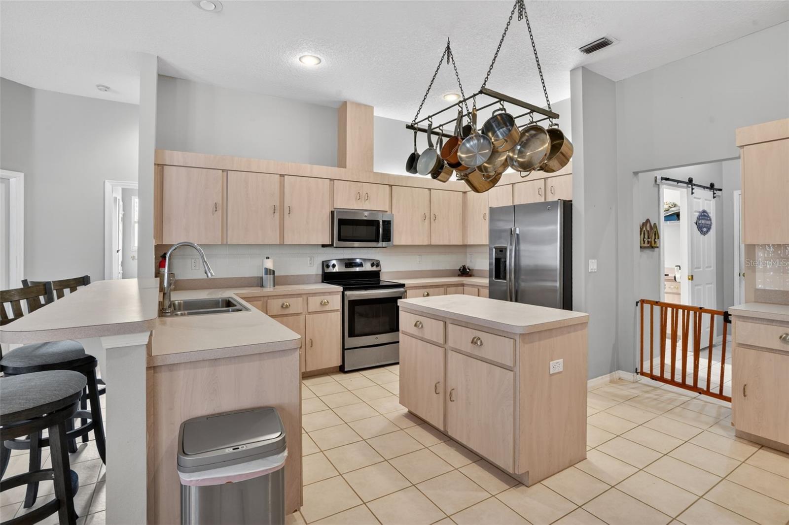 Eat in kitchen