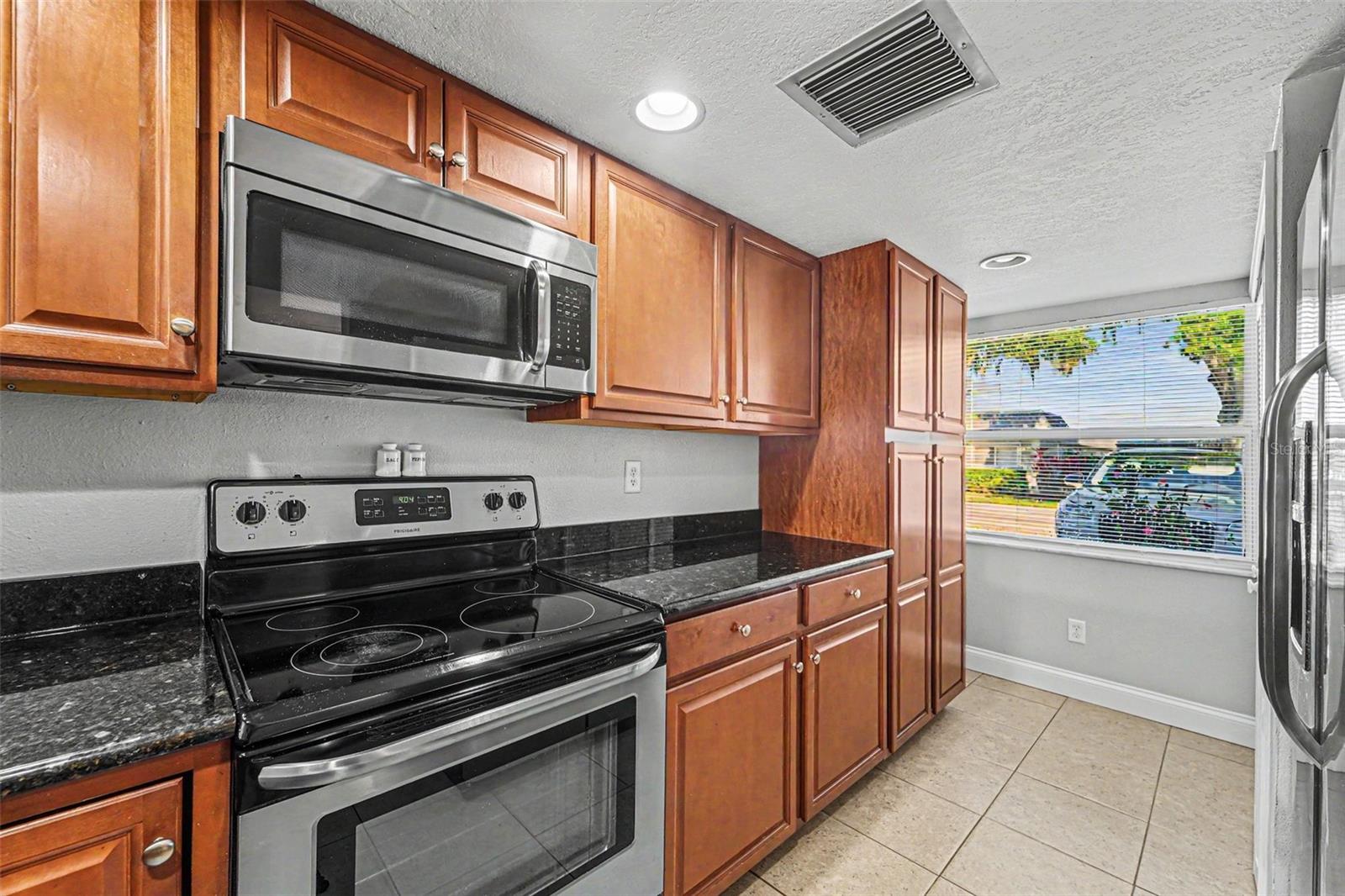 Lots of cabinet and pantry