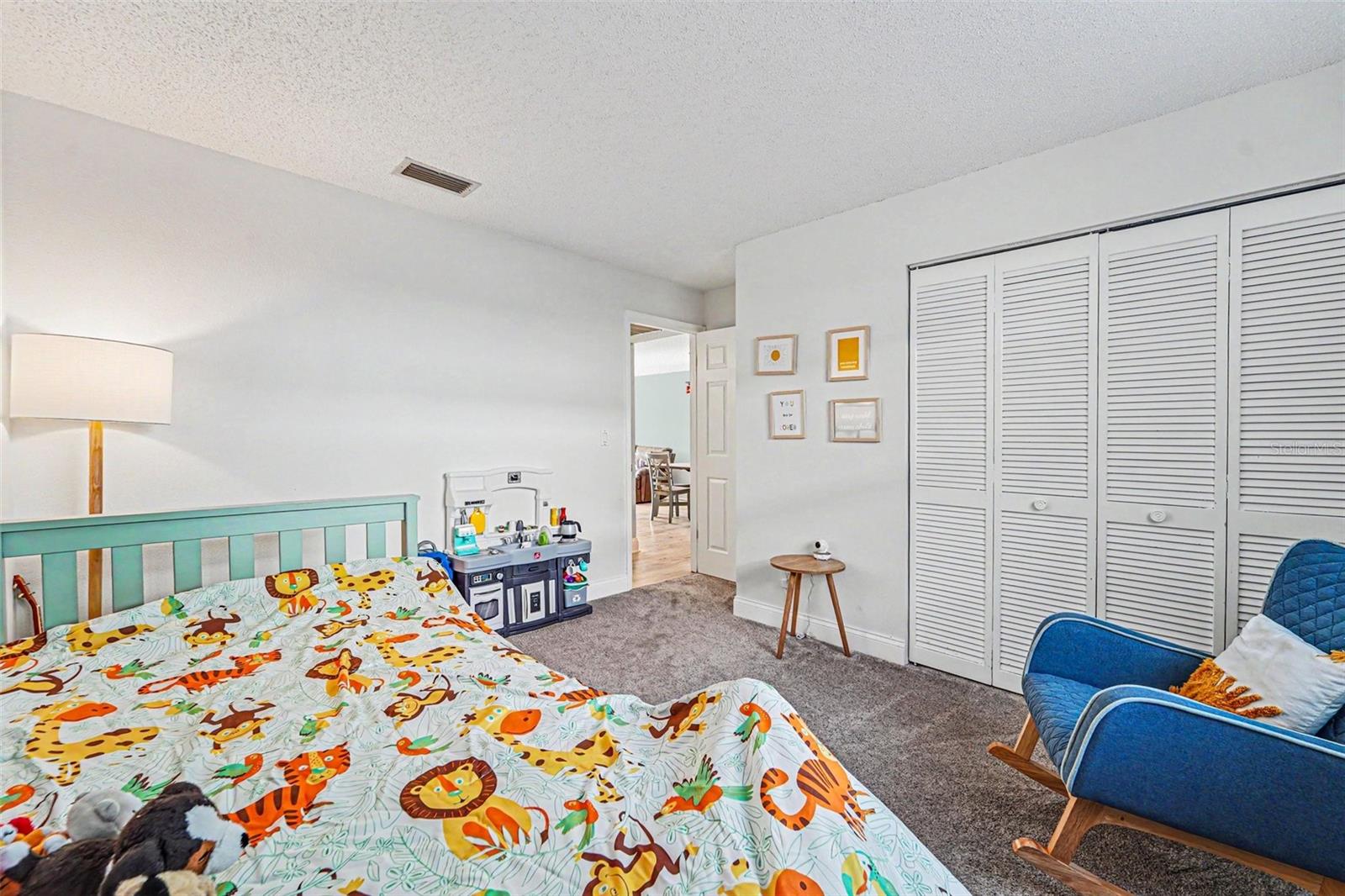 2nd bedroom