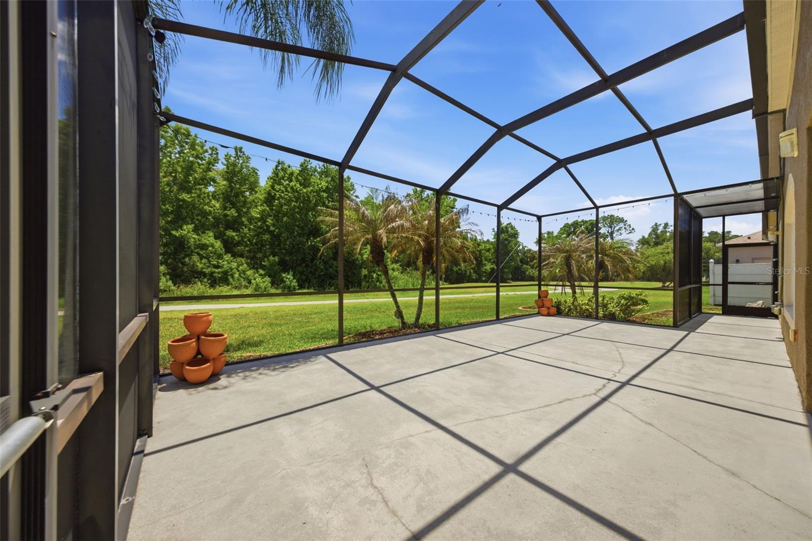 TB8508403