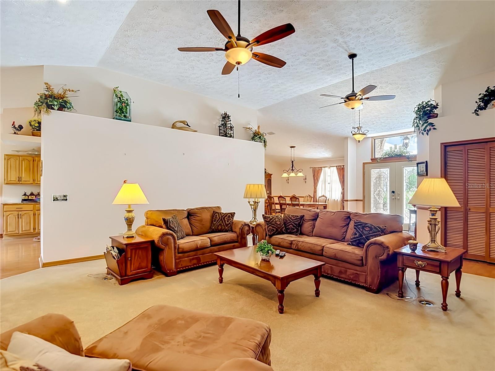 LIVING/GREAT ROOM