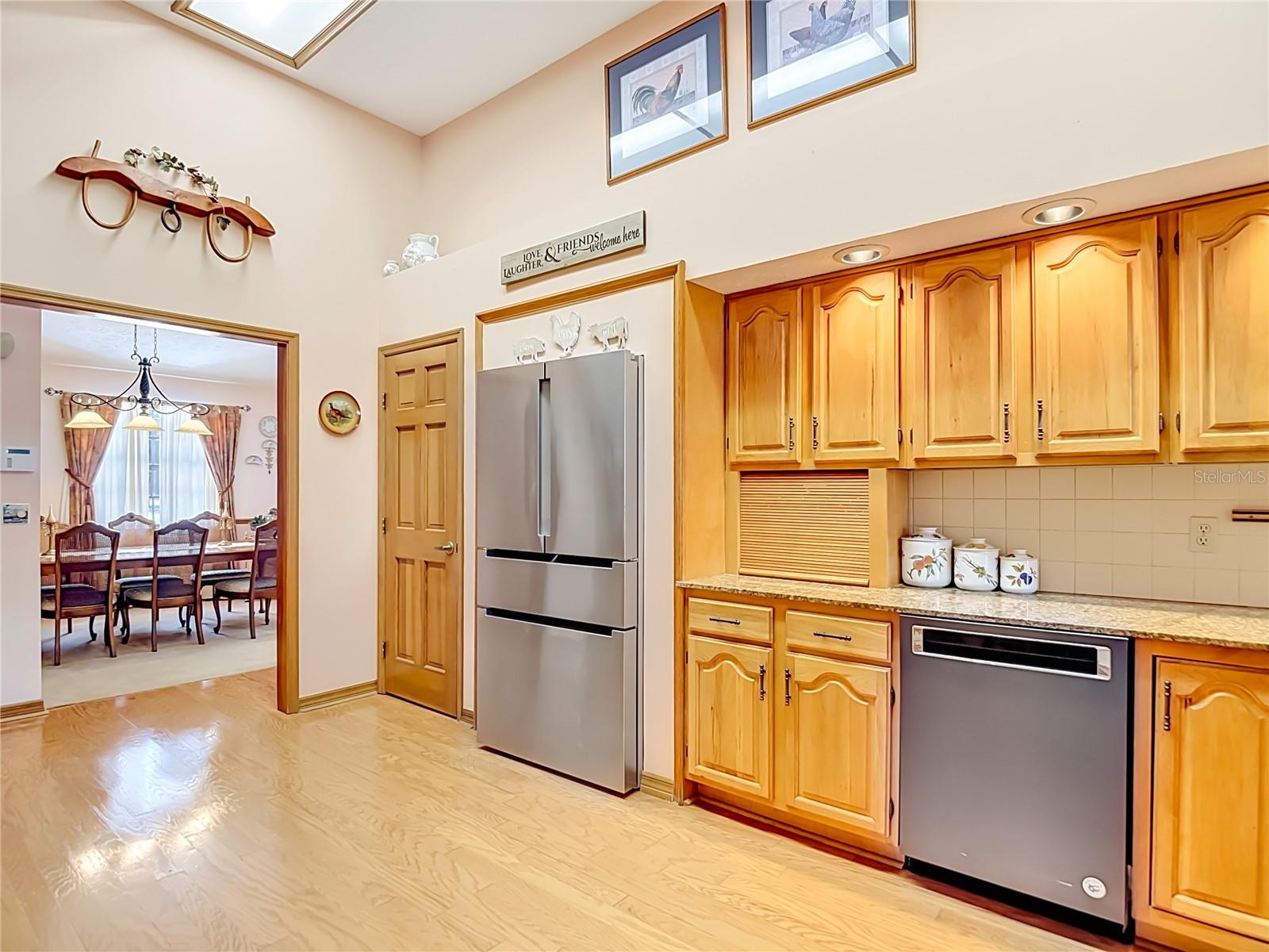 KITCHEN W/REAL WOOD CABINETS