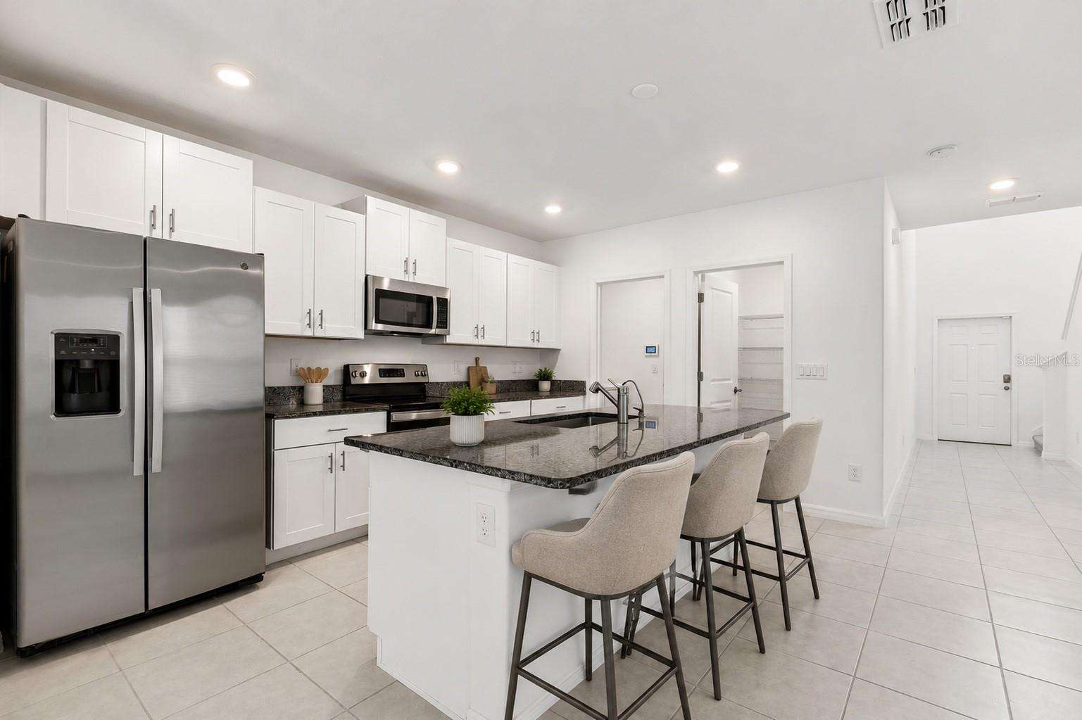 Virtual staging kitchen