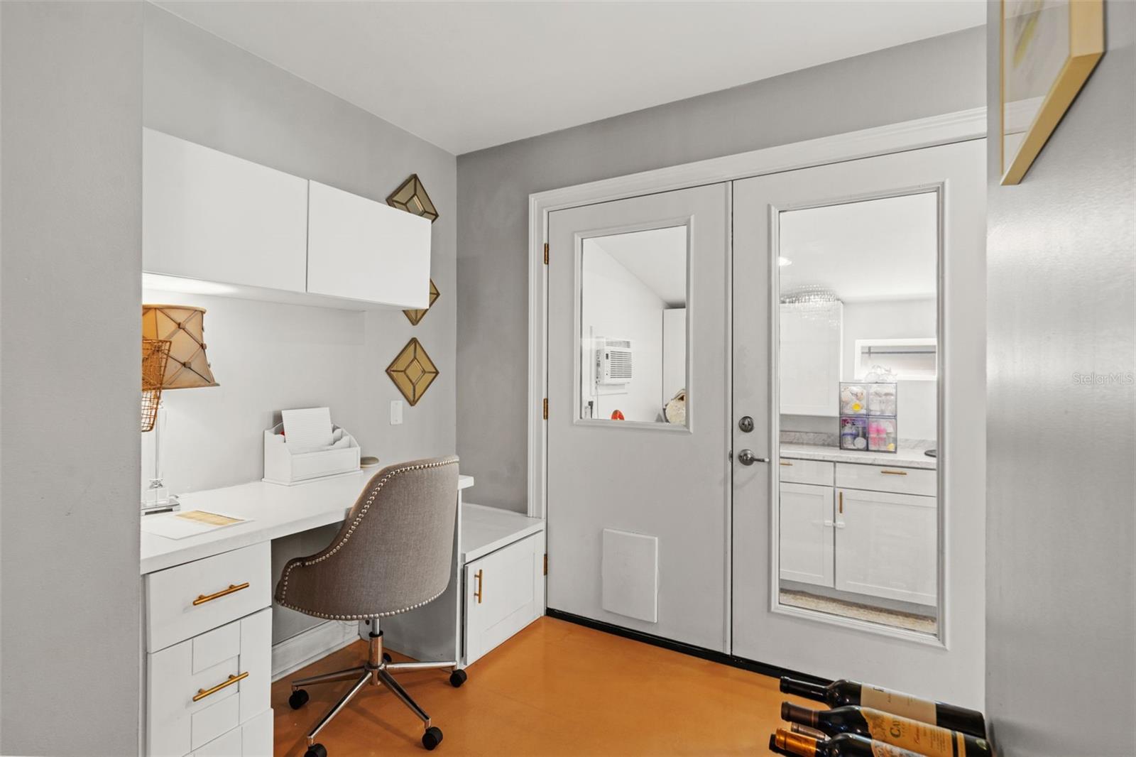 Built In Office / Laundry