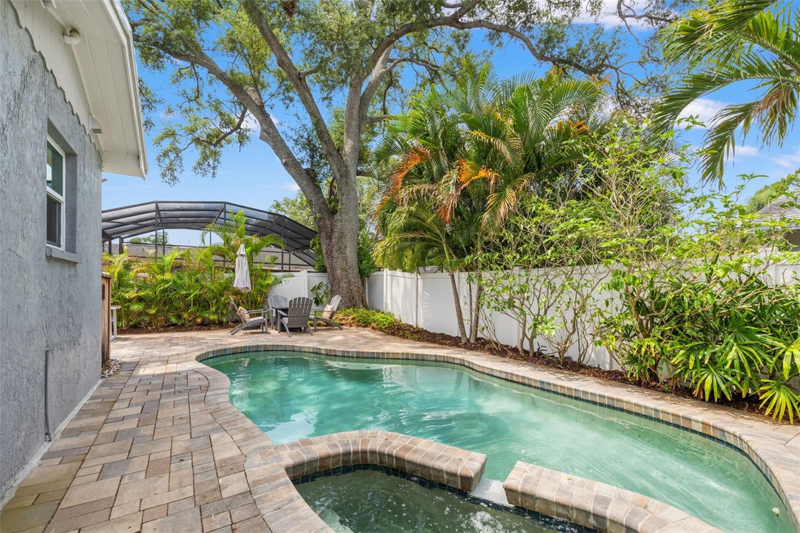 Pool / Back Exterior