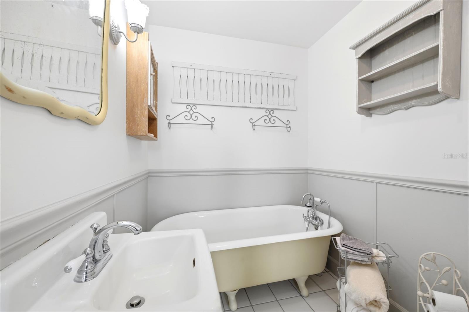 Bathroom 3- 2nd Floor