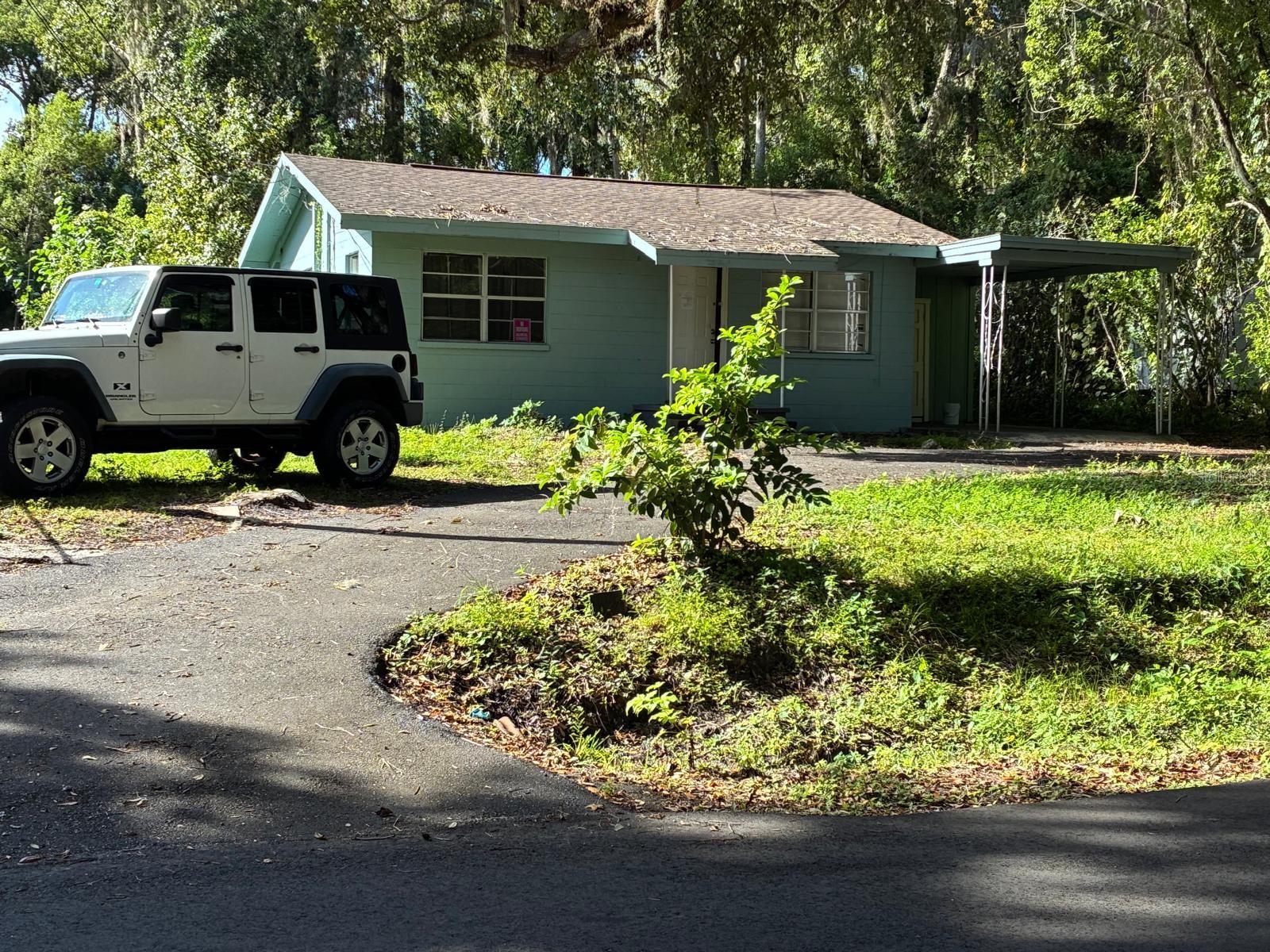 FRONT OF THE PROPERTY