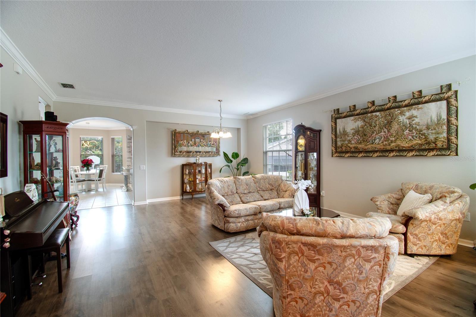 Crown Molding Decor