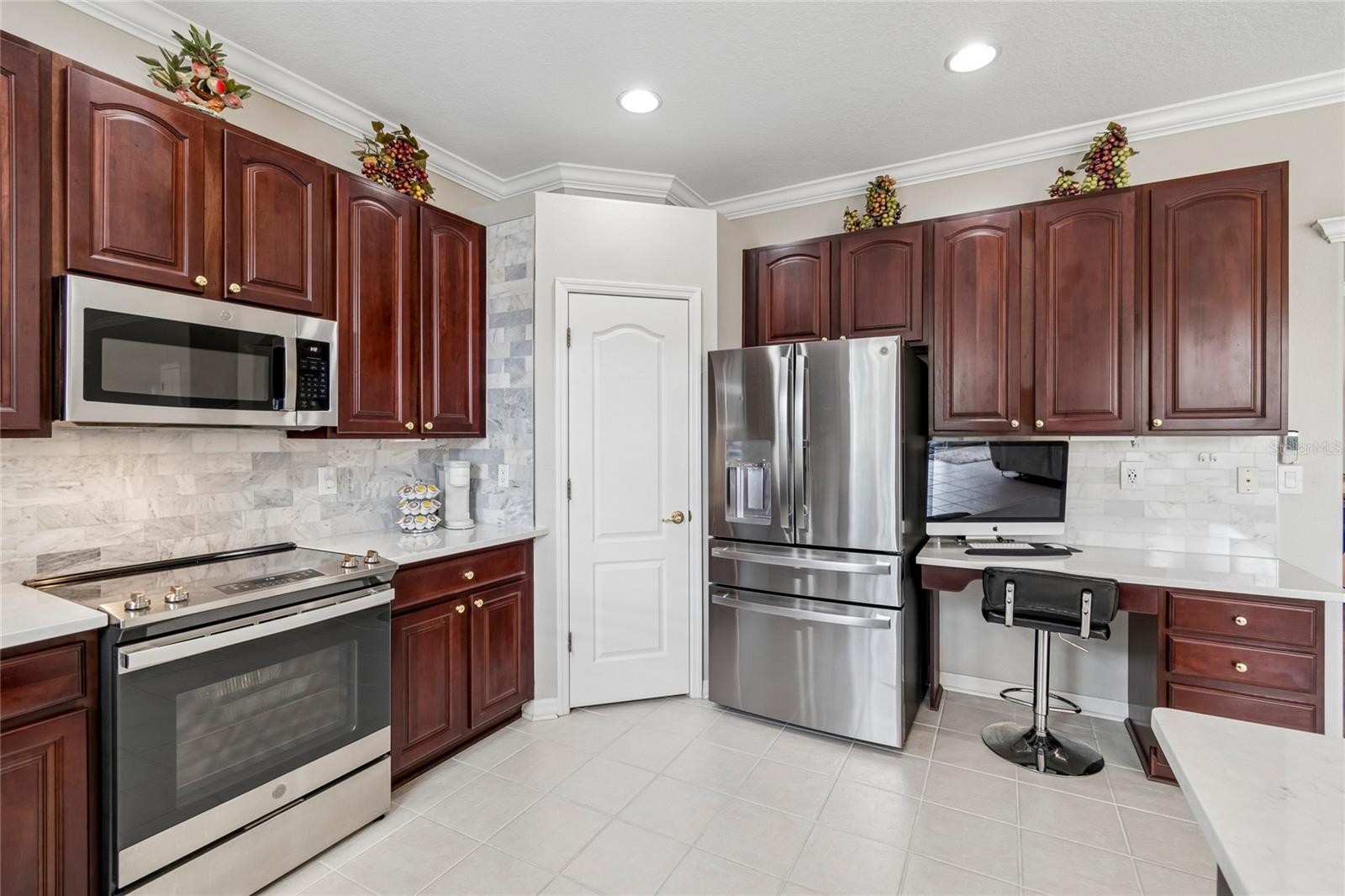 Walk in pantry