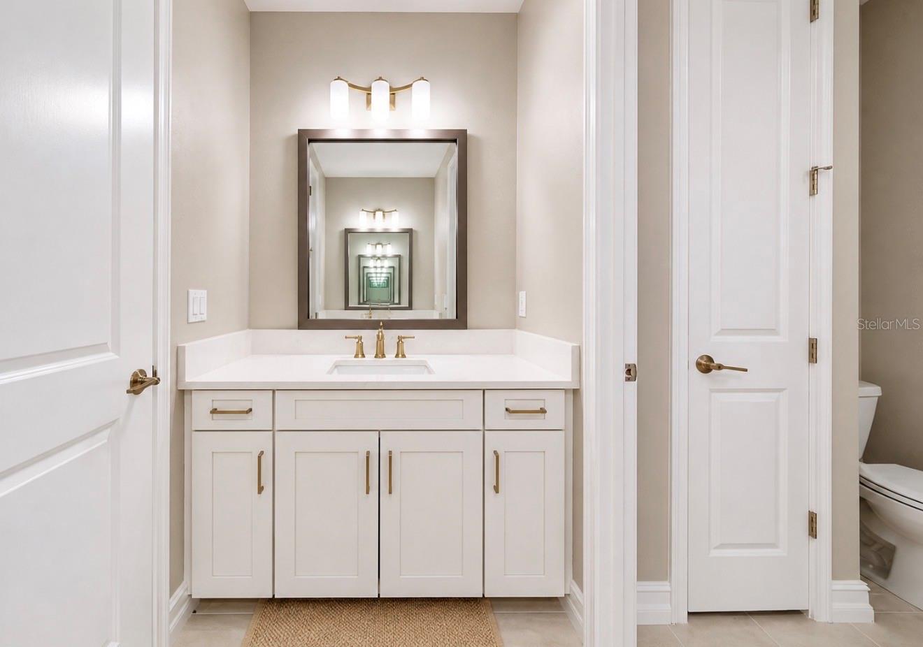 Hallway full bathroom located on floor 2 between bedroom 2 & 3