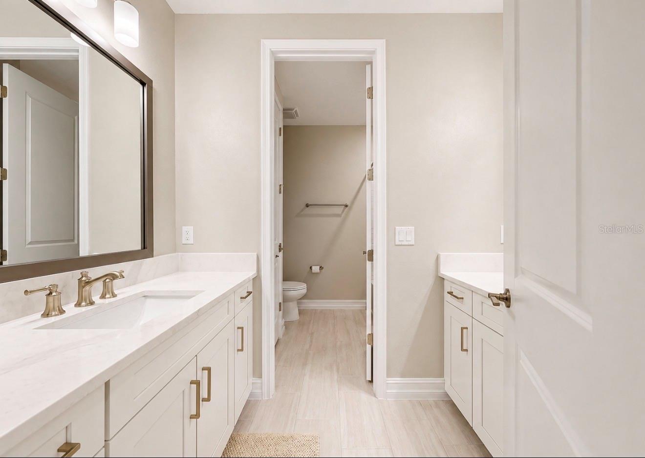 Hallway full bathroom located on floor 2 between bedroom 2 & 3